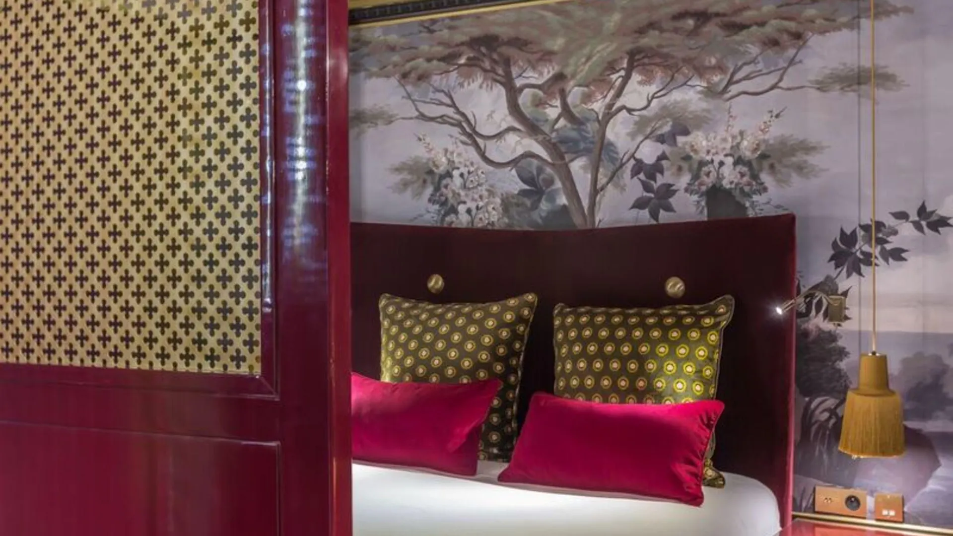 Snob Hotel 4*