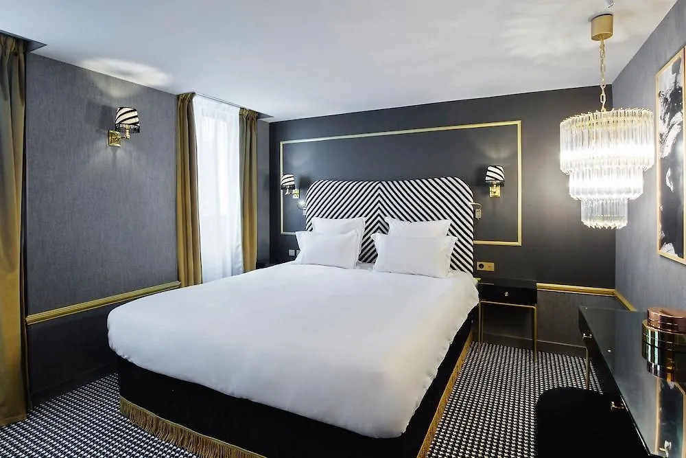 Snob Hotel