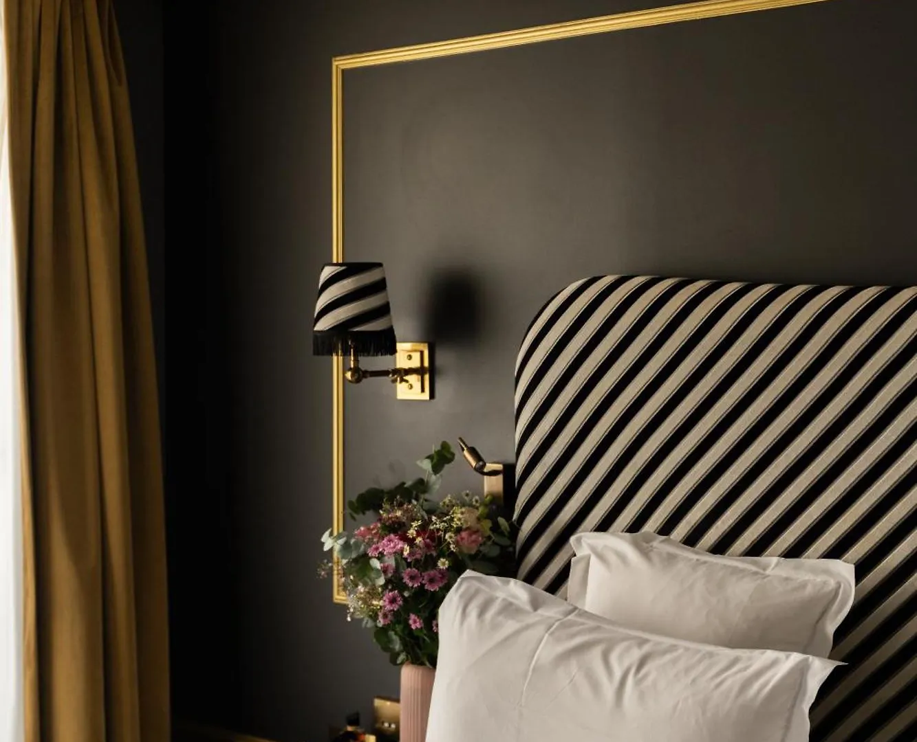 Snob Hotel Hotel